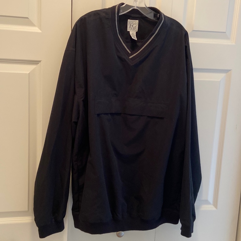 Great windbreaker in excellent condition.